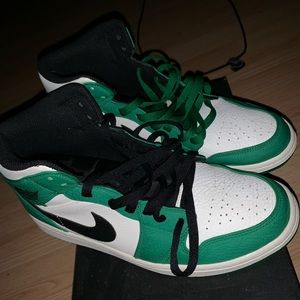 Pine green 1s